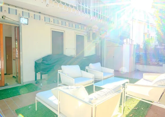 2-room With Terrace Steps From Sea & Casino, Sleeps 4 Apartment Sanremo
