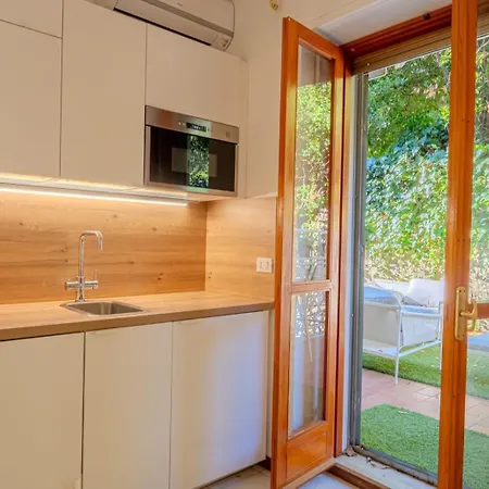 2-room With Terrace Steps From Sea & Casino, Sleeps 4 Apartamento *