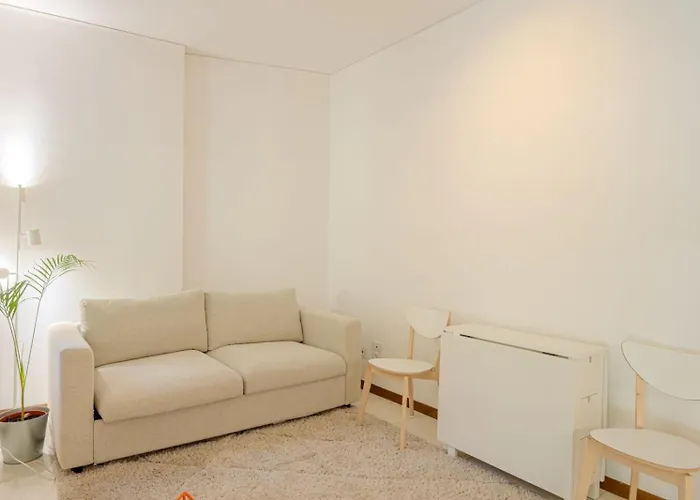 2-room With Terrace Steps From Sea & Casino, Sleeps 4 San Remo